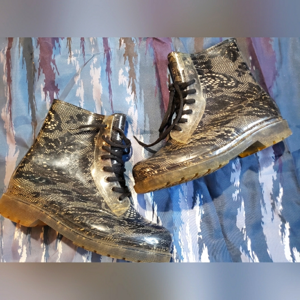 Womens Boots • Size 9